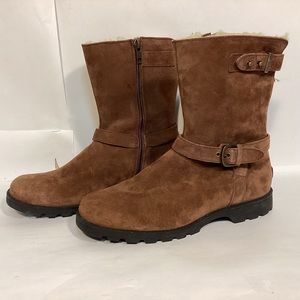 UGG Australia suede boots with side buckle and Sherpa lining womens size 7